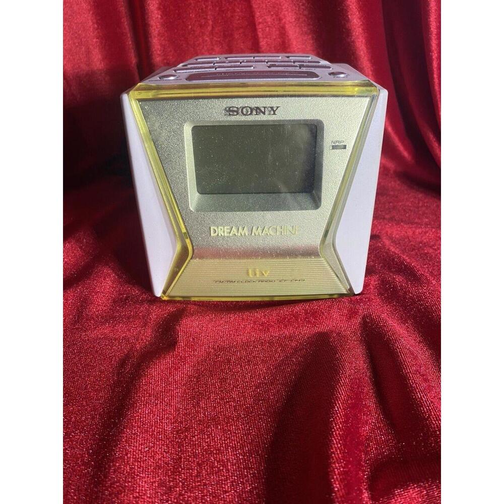 Sony Dream Machine Alarm Clock AM/FM Radio Model ICF-C143